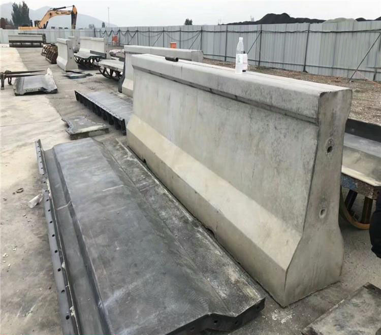 公路隔离墩万搏平台_万搏平台(中国)