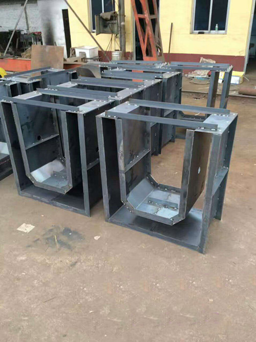 冲孔模具介绍 1136288677.jpg