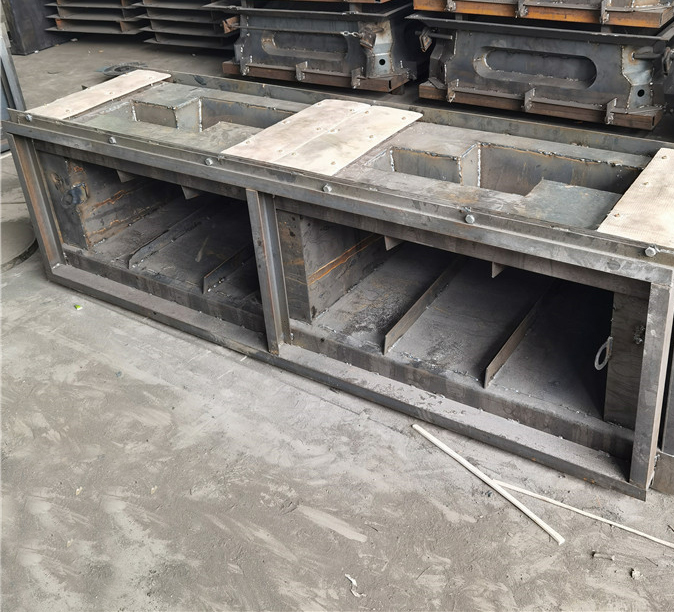 1693988861799130.jpg 生态护坡模具2.jpg