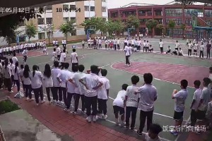 看汤普森跳停接球，脚步和出手就像齿轮咬合，节奏太帅了...