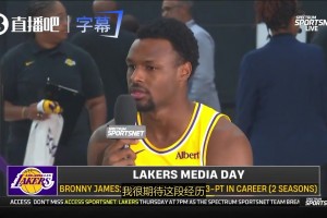 卧槽！小伙这超长滞空拉杆上篮简直天秀！优选获得择偶权了！